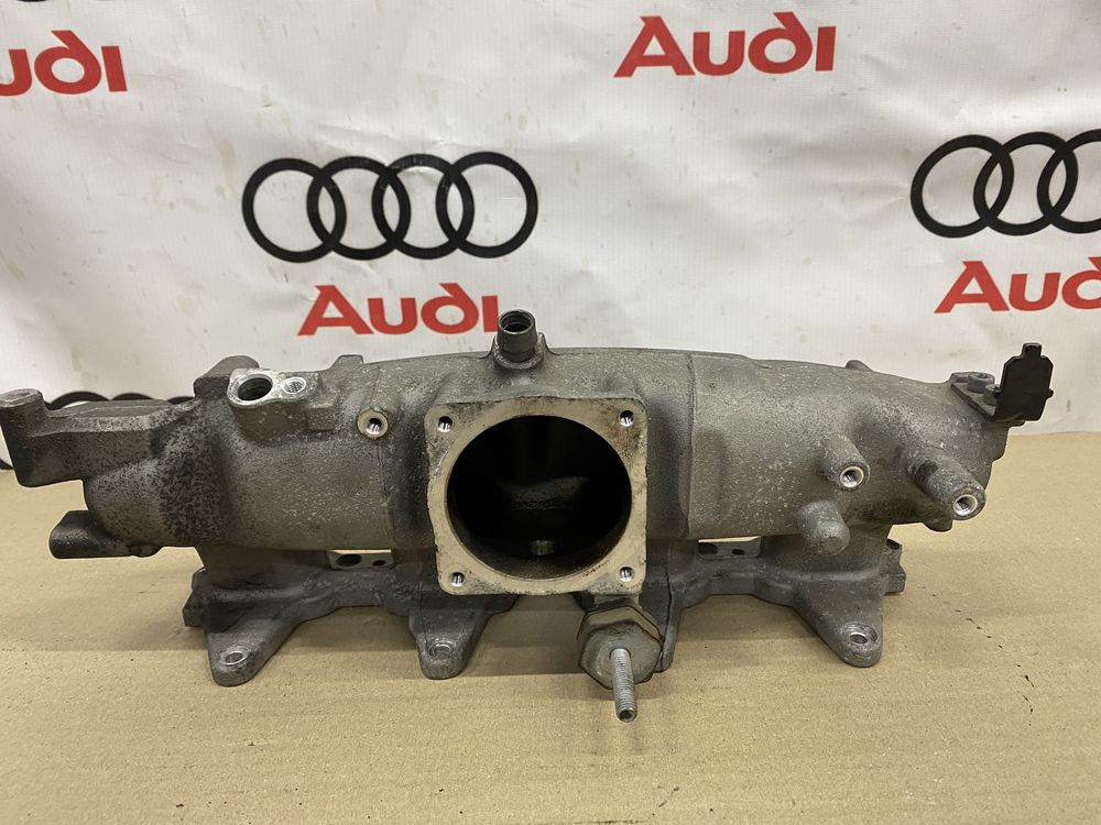 Колектор впускний  Audi A4 B8 A5 Q5 2.0 TFSI CPM Коллектор впускной