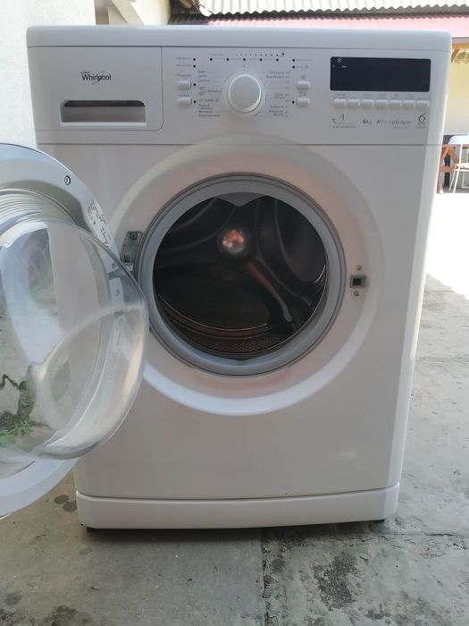 Пралка Whirlpool на 6 кг