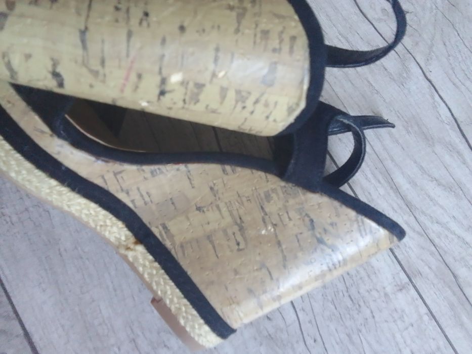 Buty na koturnie r. 38