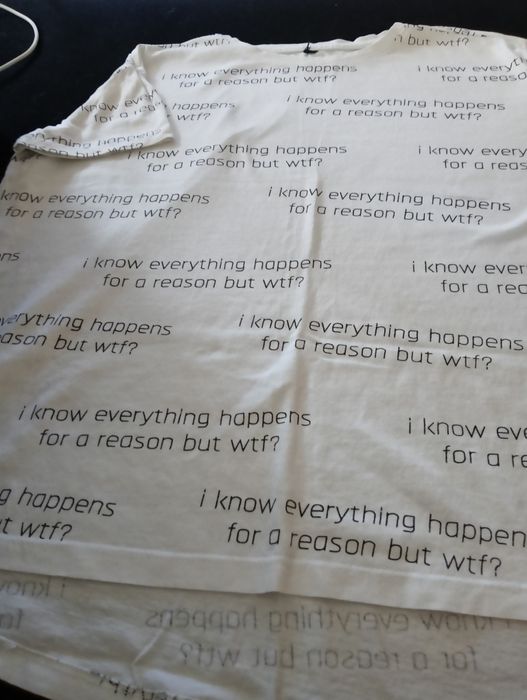 Koszulka biała z napisami,Sinsay,stan bardzo dobry,cena 6 zł