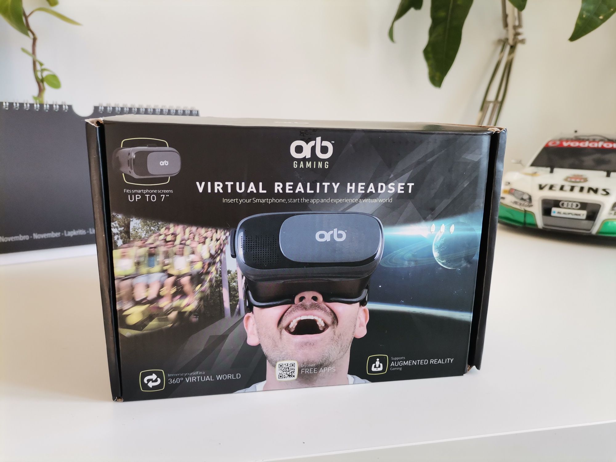 Virtual reality headset