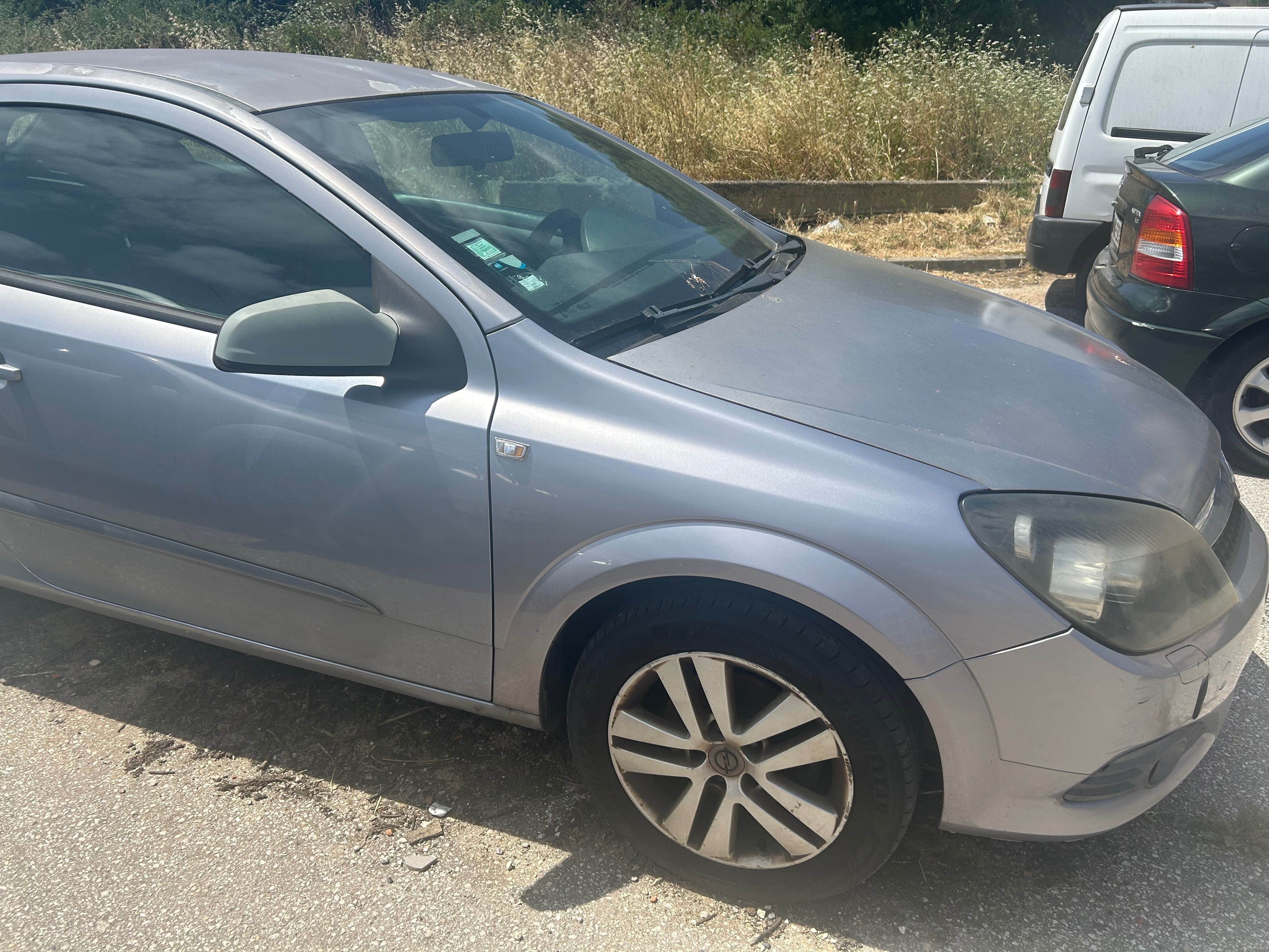 Opel Astra GTC 1.3 Motor avariado (para peças ou recuperação)