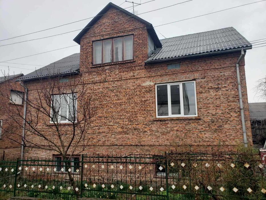 Продам будинок у Сокалі в гарному місці біля Бугу на ділянці 10 соток