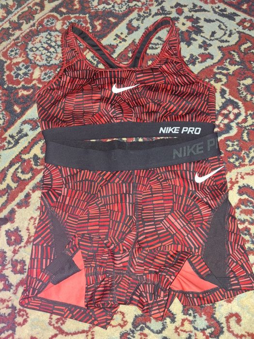 Nike pro спортивний