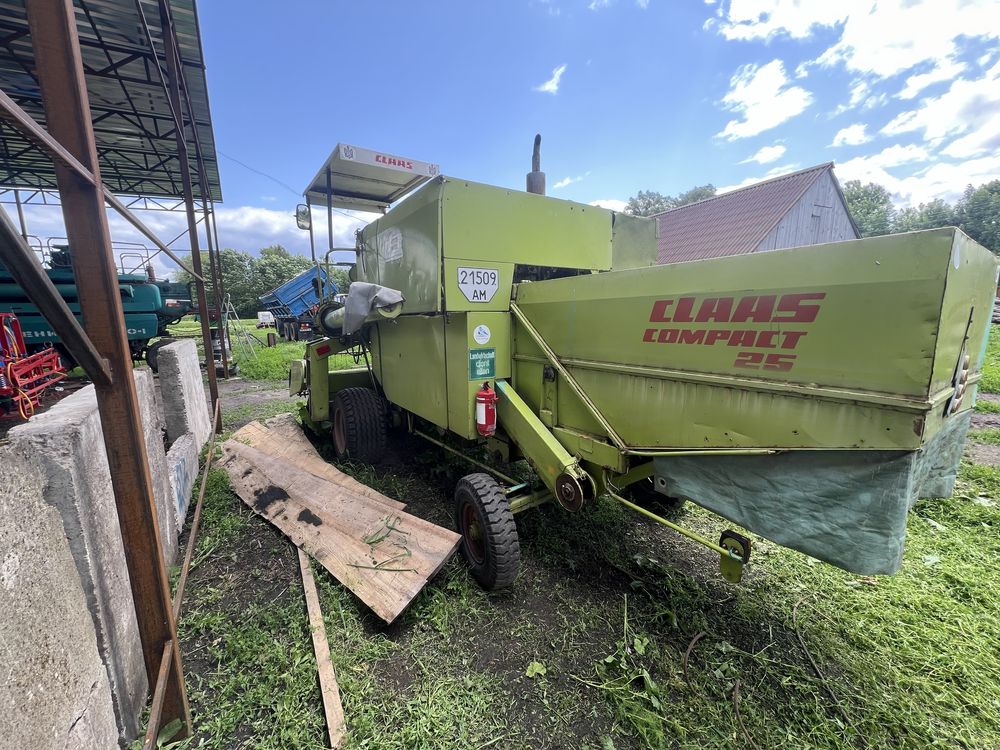 Комбайн Claas compact 25