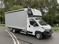 Transport towarowy, wynajem busa dostawczego