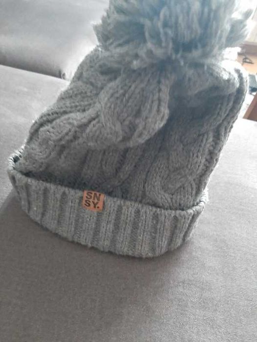 Szara czapka, sinsay, unisex