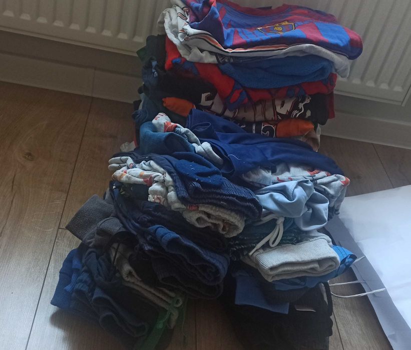 ubrania chłopięce 116-122 + spodnie dresowe