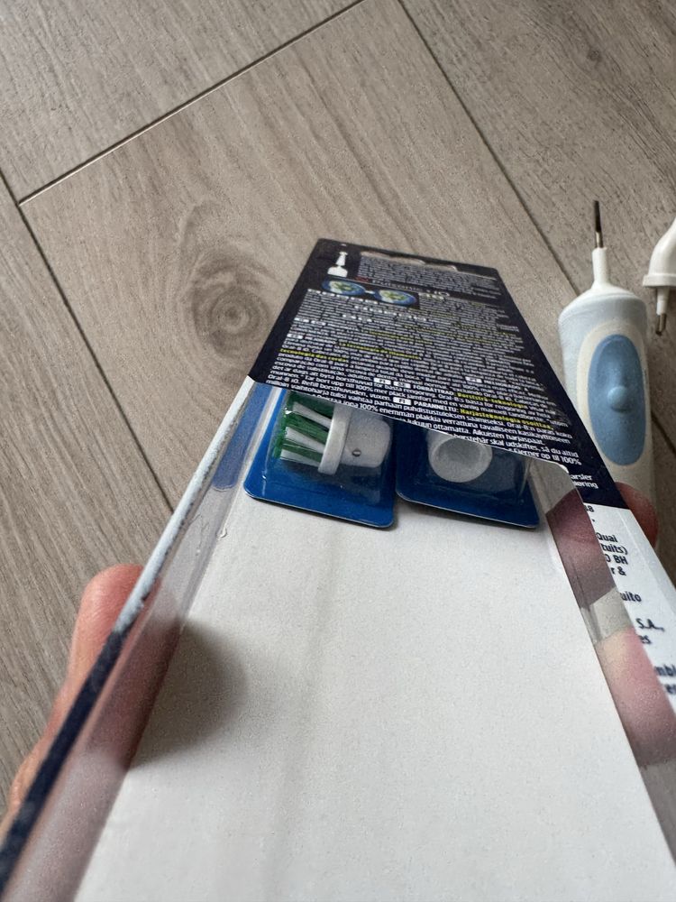 Szczoteczka elektryczna Oral-B Braun plus nowe główki