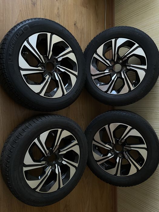 Зимові колеса 215/55/R16.