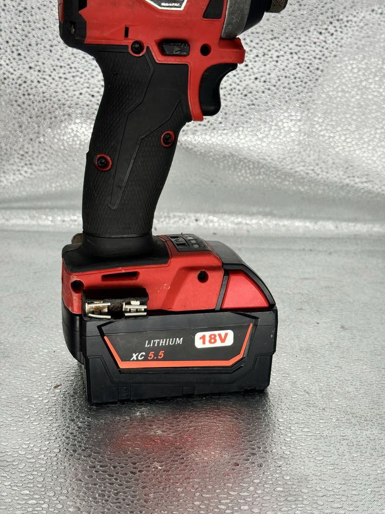 Винтоверт аккумуляторный Milwaukee M18 FID2 гайковерт импакт імпакт
