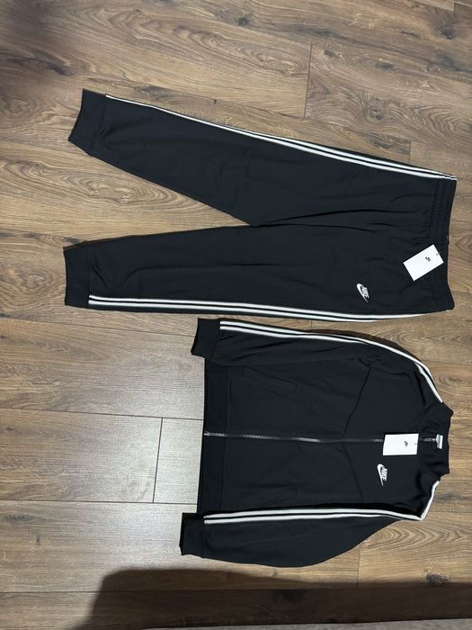 Спортивный костюм Nike( 158-170 см) новий