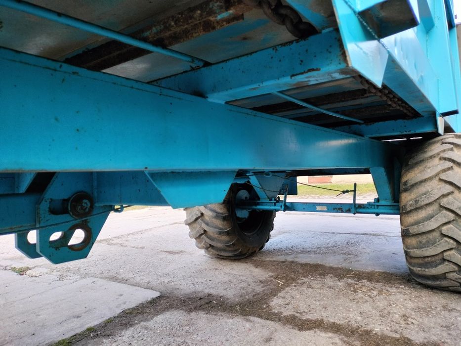 Rozrzutnik 8 10t Super stan od rolnika