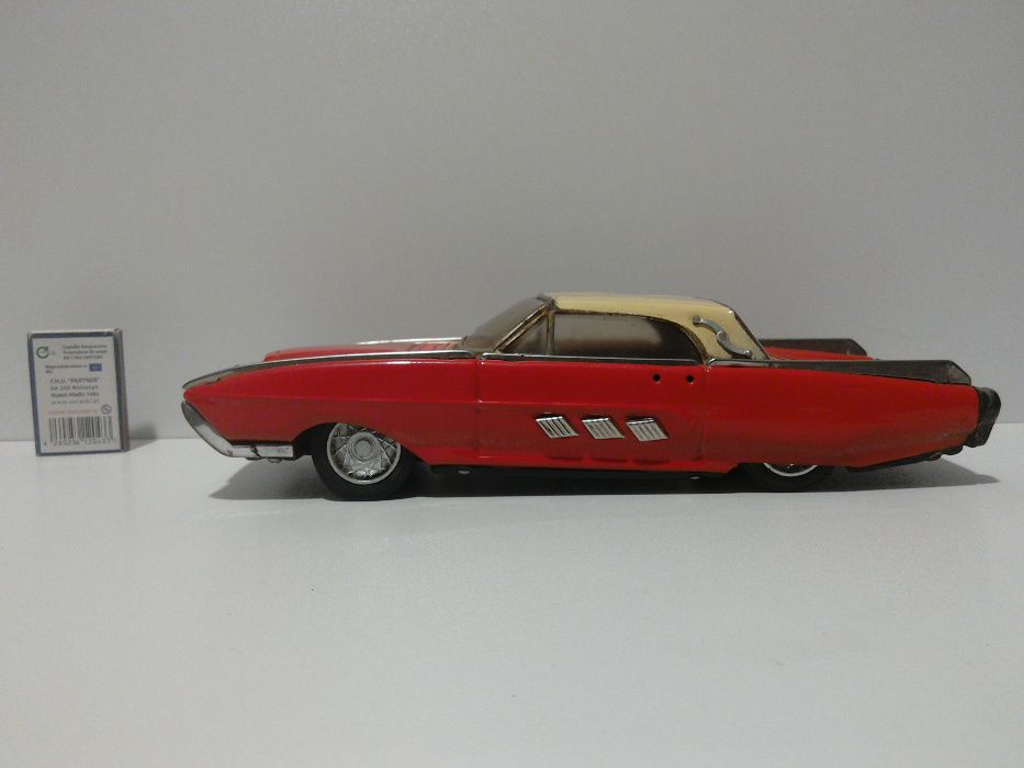 stara zabawka PRL blaszana Ford Thunderbird 1:18 retro USA czz 1/18