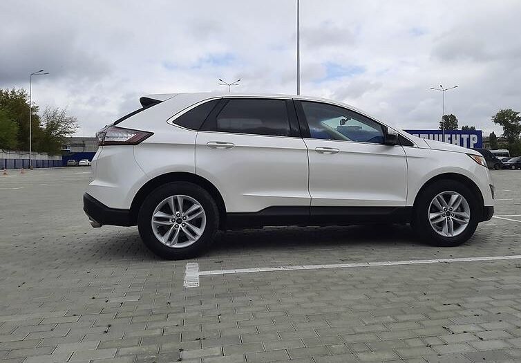 Ford Edge 2017.