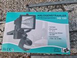 Halogen 150W IP44 wodoodporny z czujką