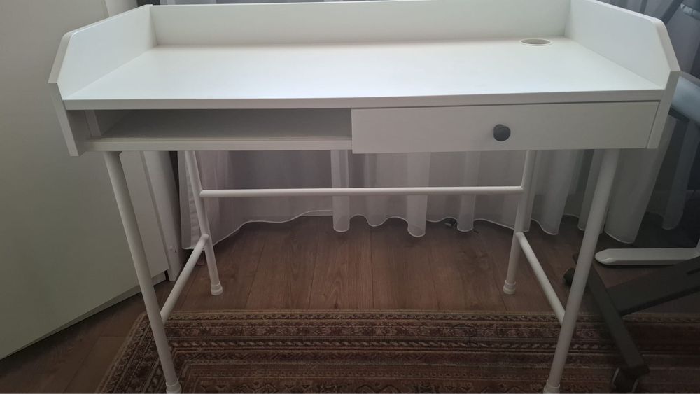 Biurko Ikea Hauga