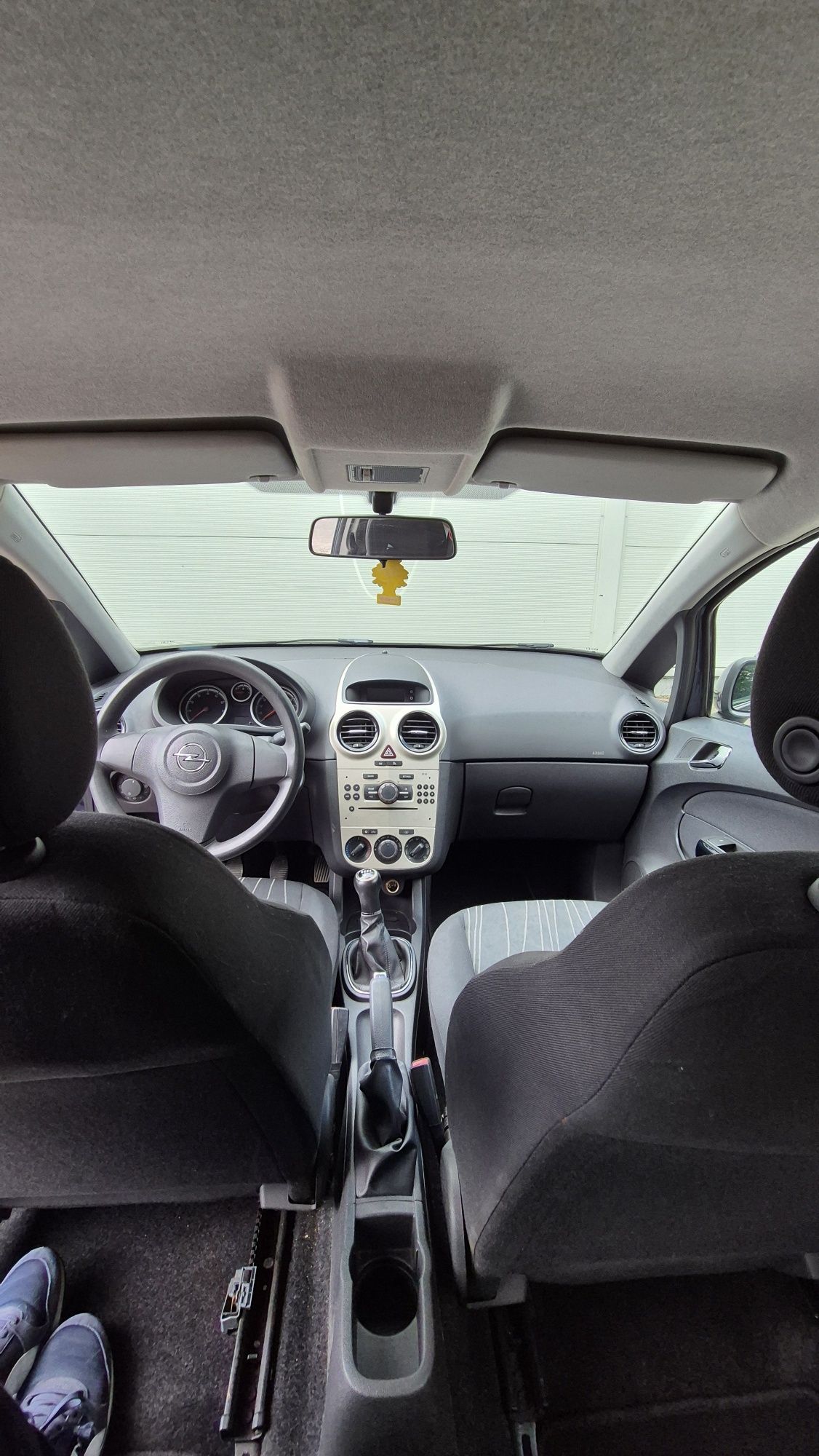 Opel corsa D   1.2 benzyna
