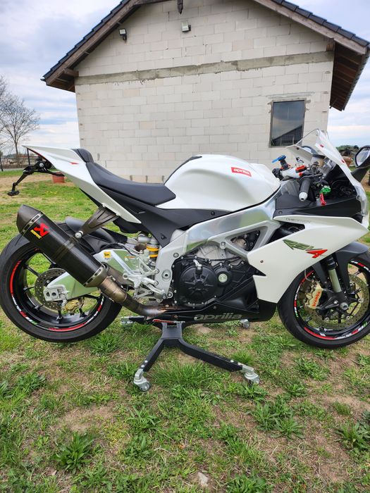 Aprilia rsv4 factory