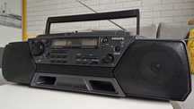PHILIPS AZ 8214, radiomagnetofon z CD.
Model AZ 8214/00.