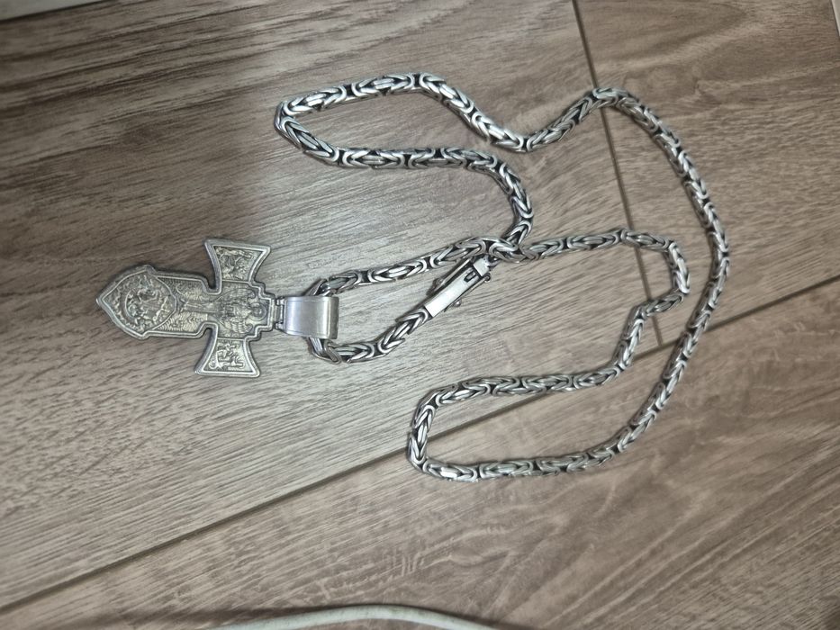 Продам серебряную цепочку