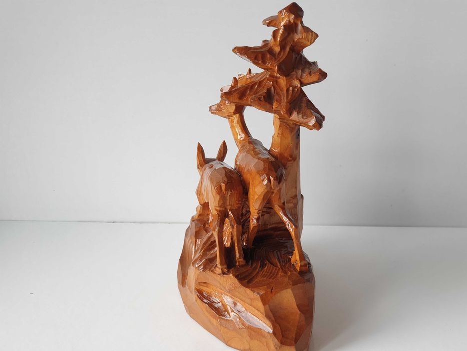 різьба по дереву  " козуля з малюком "1961 р