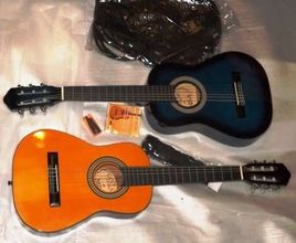 Guitarra clássica 1/2 e kit novos para crianças