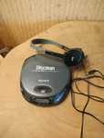 discman Sony D 151 ze słuchawkami JVC HA L-50