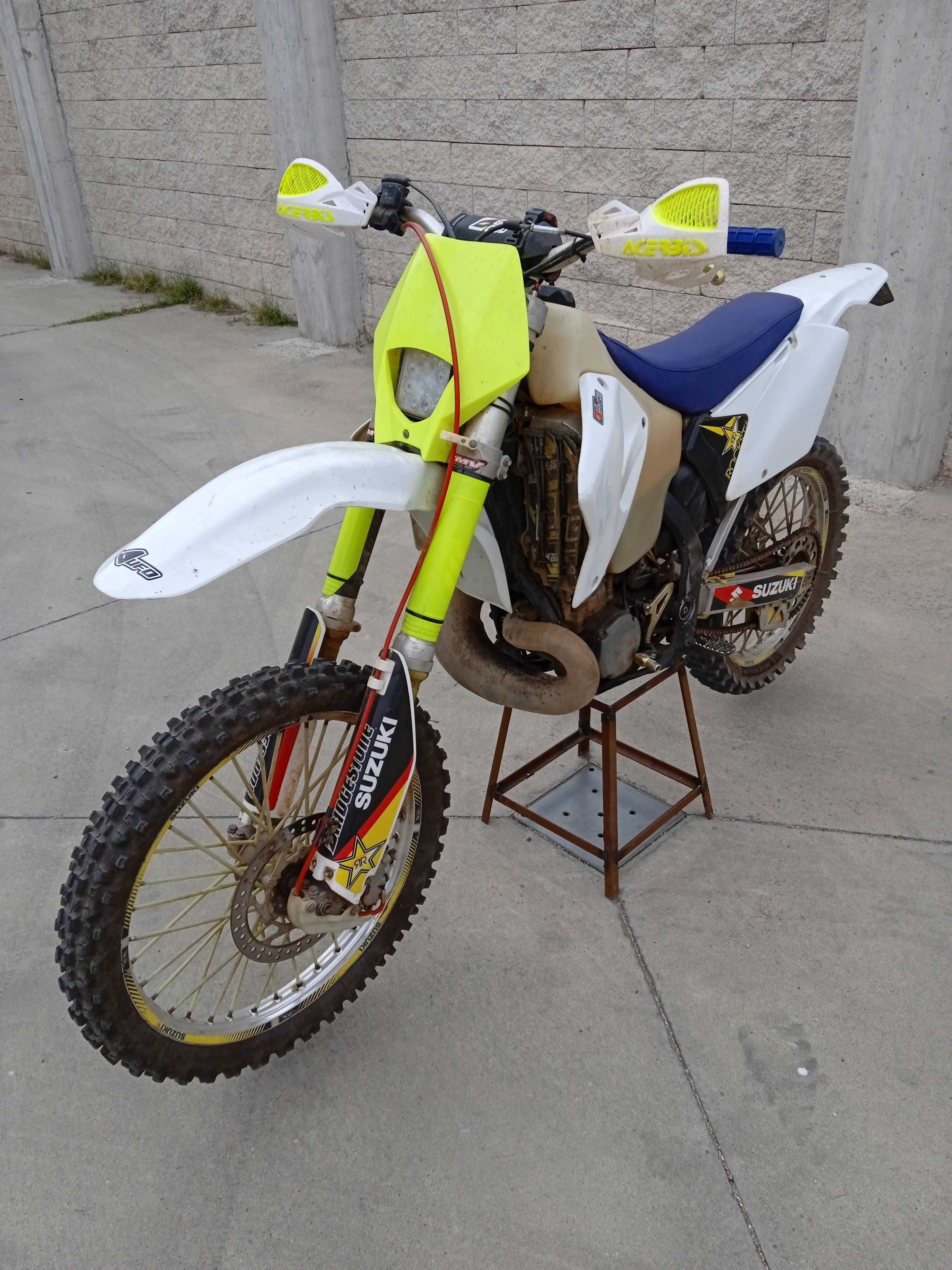 Suzuki RM 250 matrículada