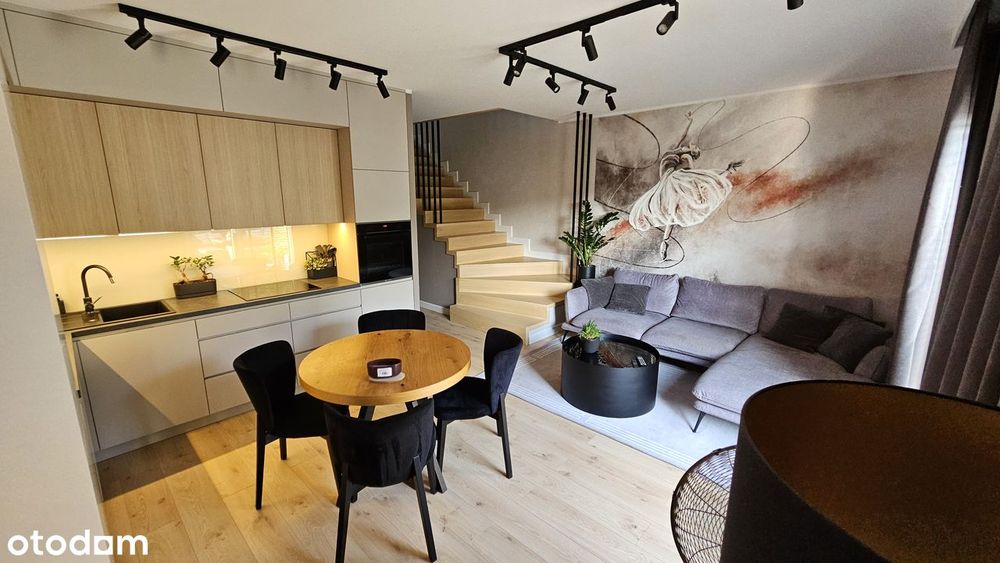 Dom bez opłat. Garaż, fotowoltaika, pompa ciepła, o. podłogowe, ogród.