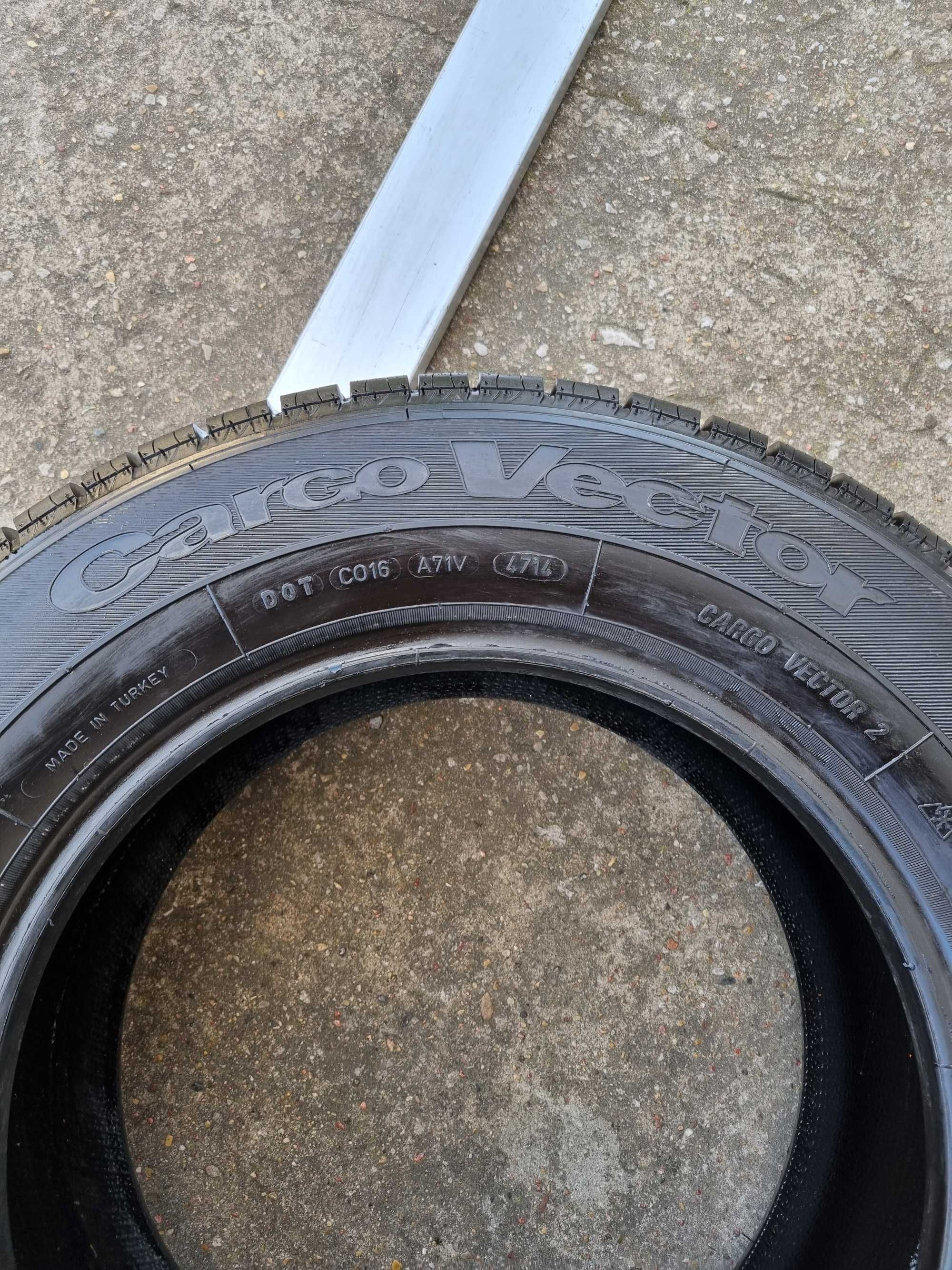 Opona całoroczna GOODYEAR Cargo Vector 2 215/65 R15C 8,99 mm P345