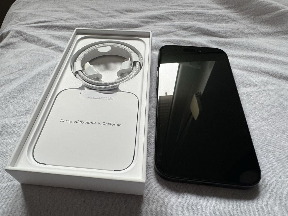 iPhone 15 czarny 128gb