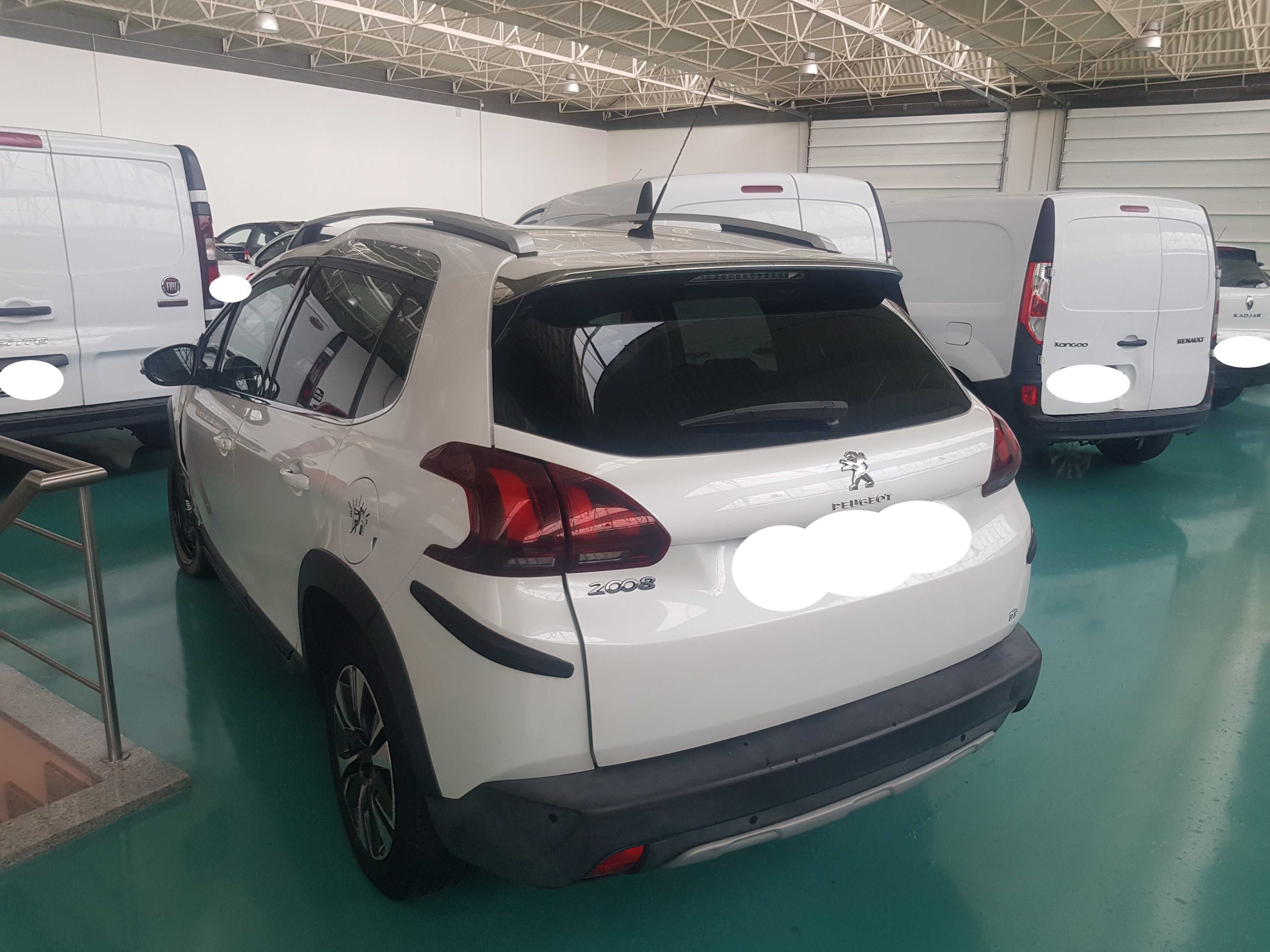 Peugeot 2008 1.2 PureTech Access