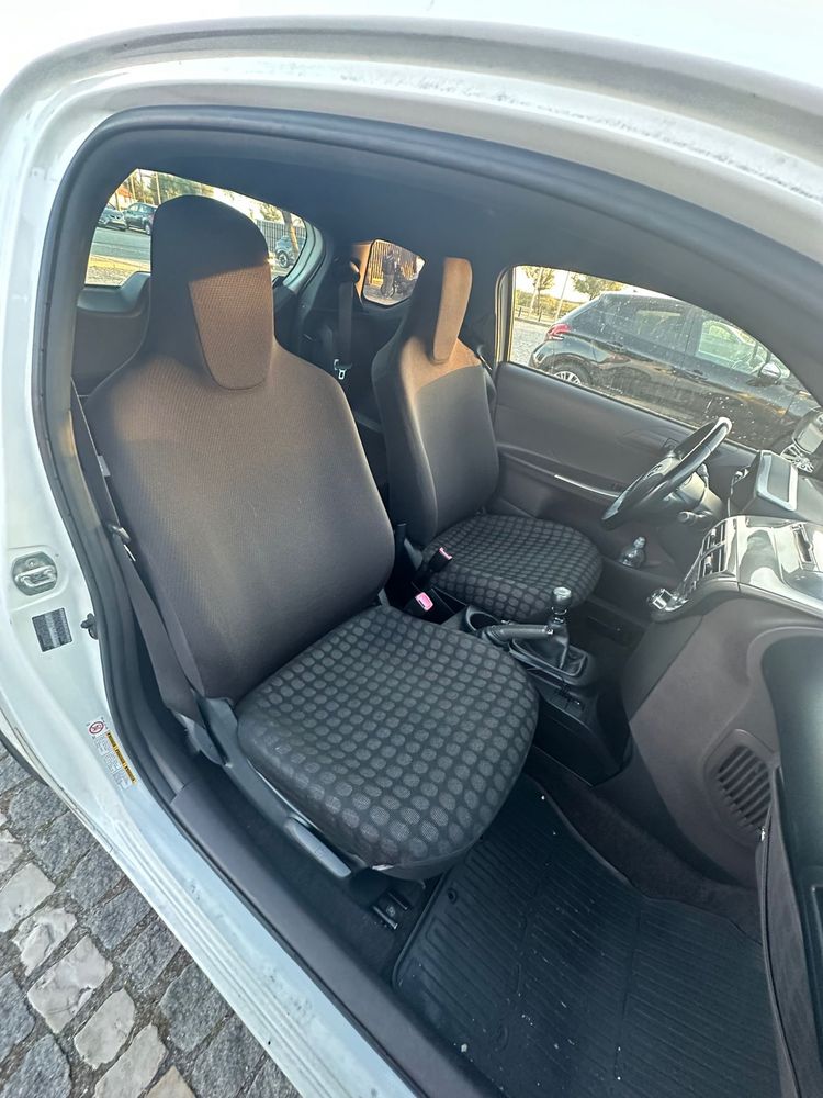 Toyota iq nacional- como novo