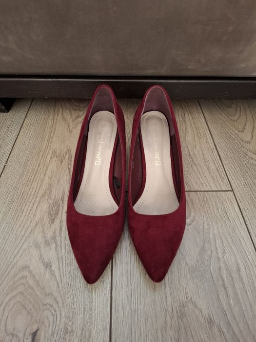Czółenka zamszowe bordowe szpilki