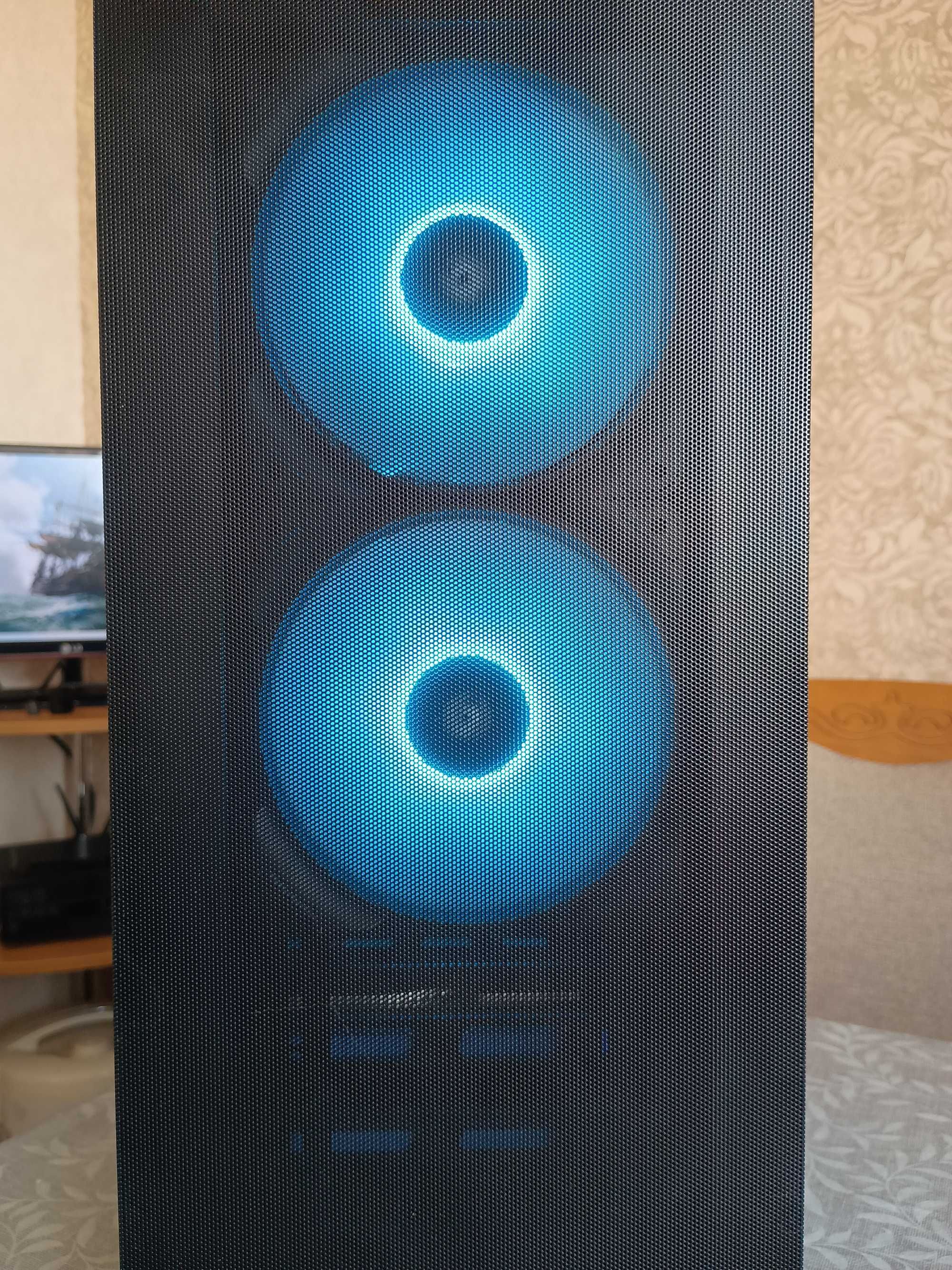 Настільний комп'ютер micro-ATX.