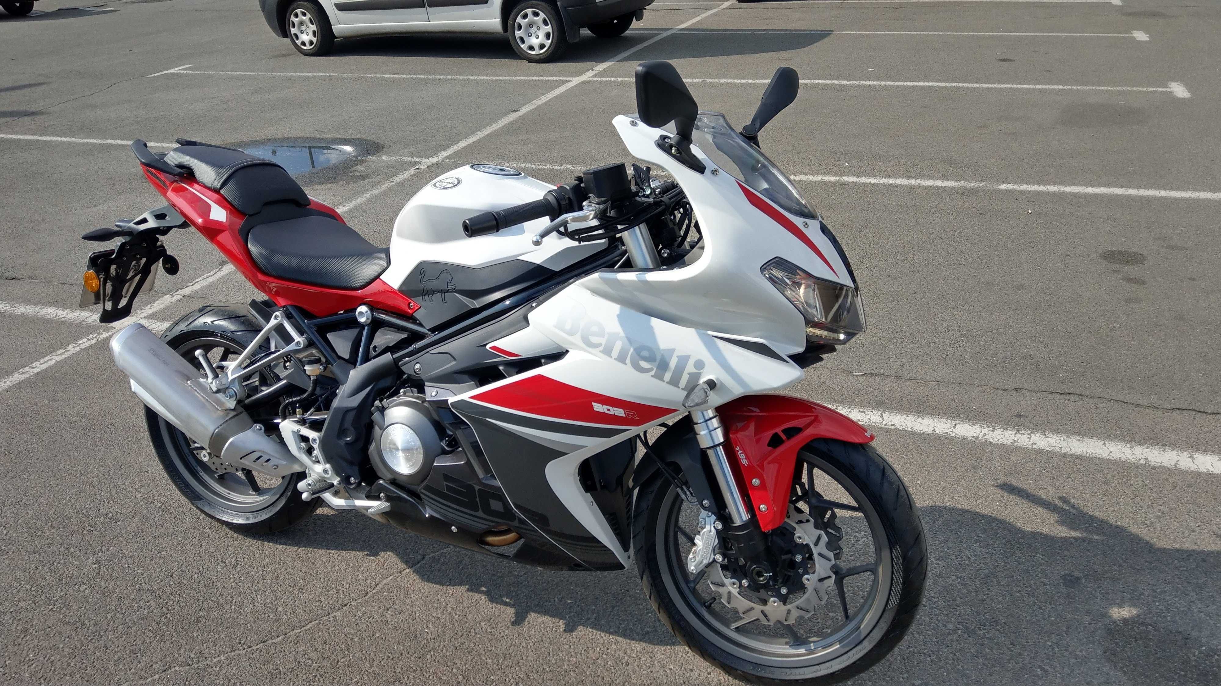 Продам мотоцикл Benelli 302R ABS