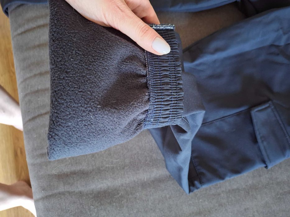 Чоловічі штани софтшел в розмірі М (невелика L)