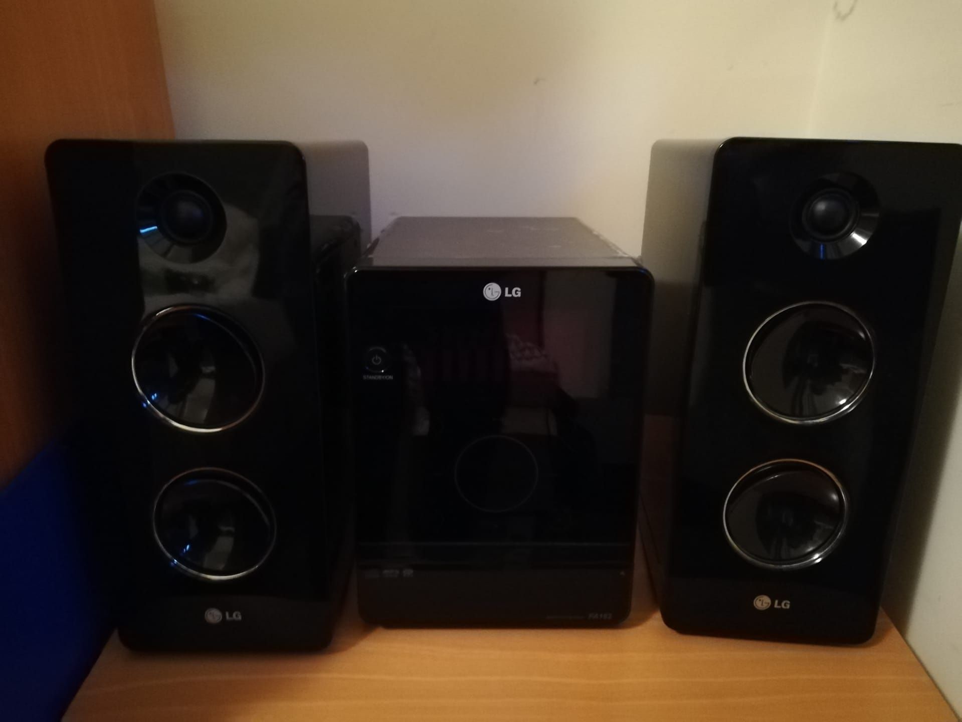 Vendo aparelhagem LG Micro hi-fi system Fa162