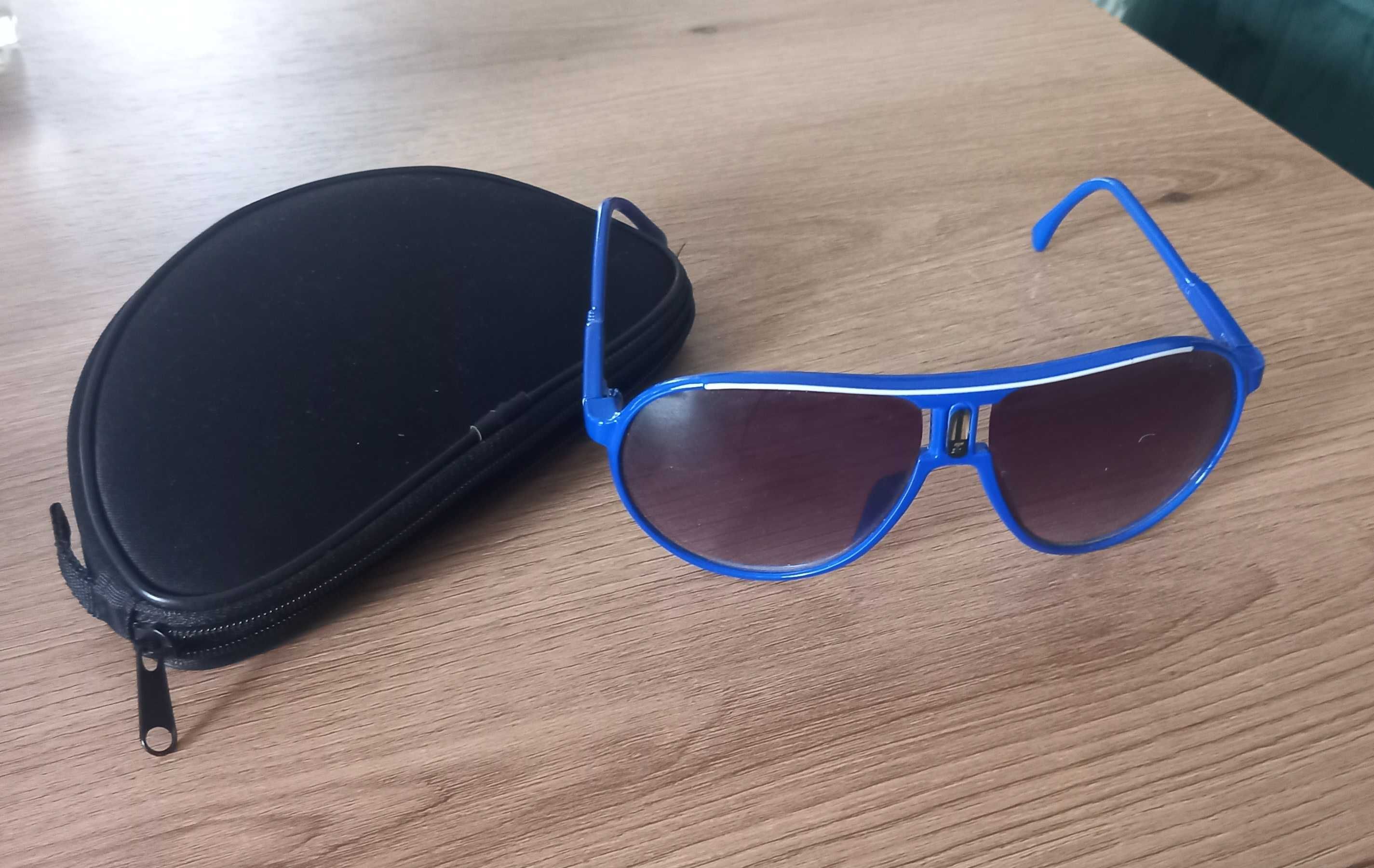 Niebieskie okulary przeciwsloneczne