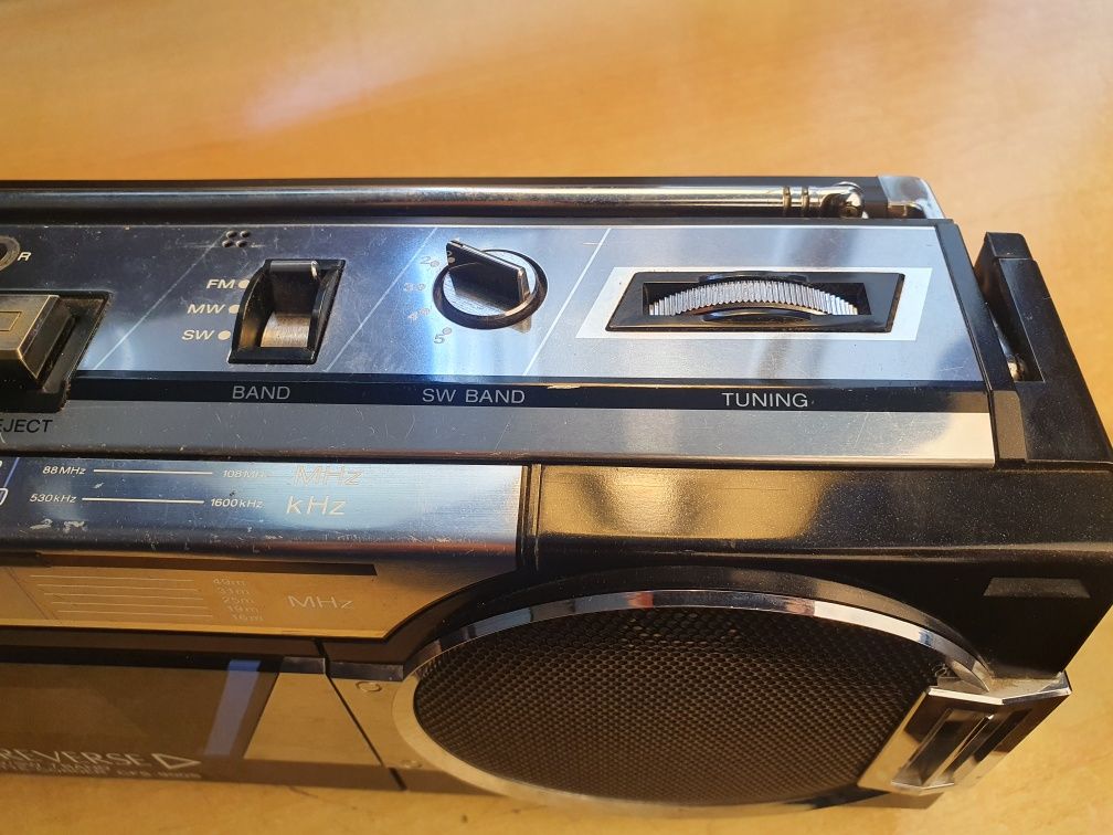 Sony CFS-900S Radio e Leitor de Cassetes Boombox