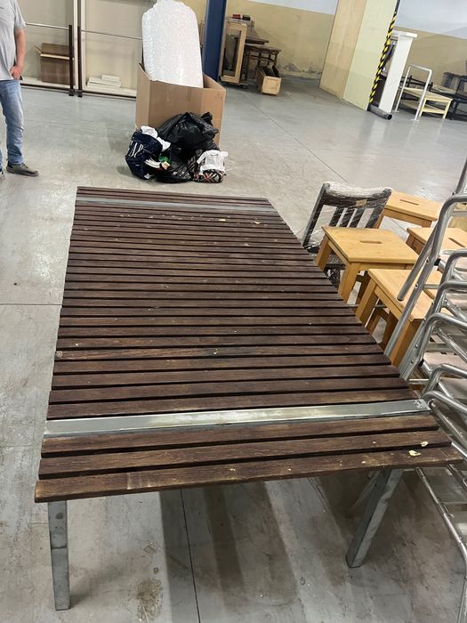 Conjunto mesa + 6 cadeiras em madeira e inox