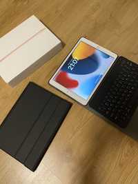 Ipad 8 gen,  bez skazy, kilka razy naladowany, klawiatura, 2x etui