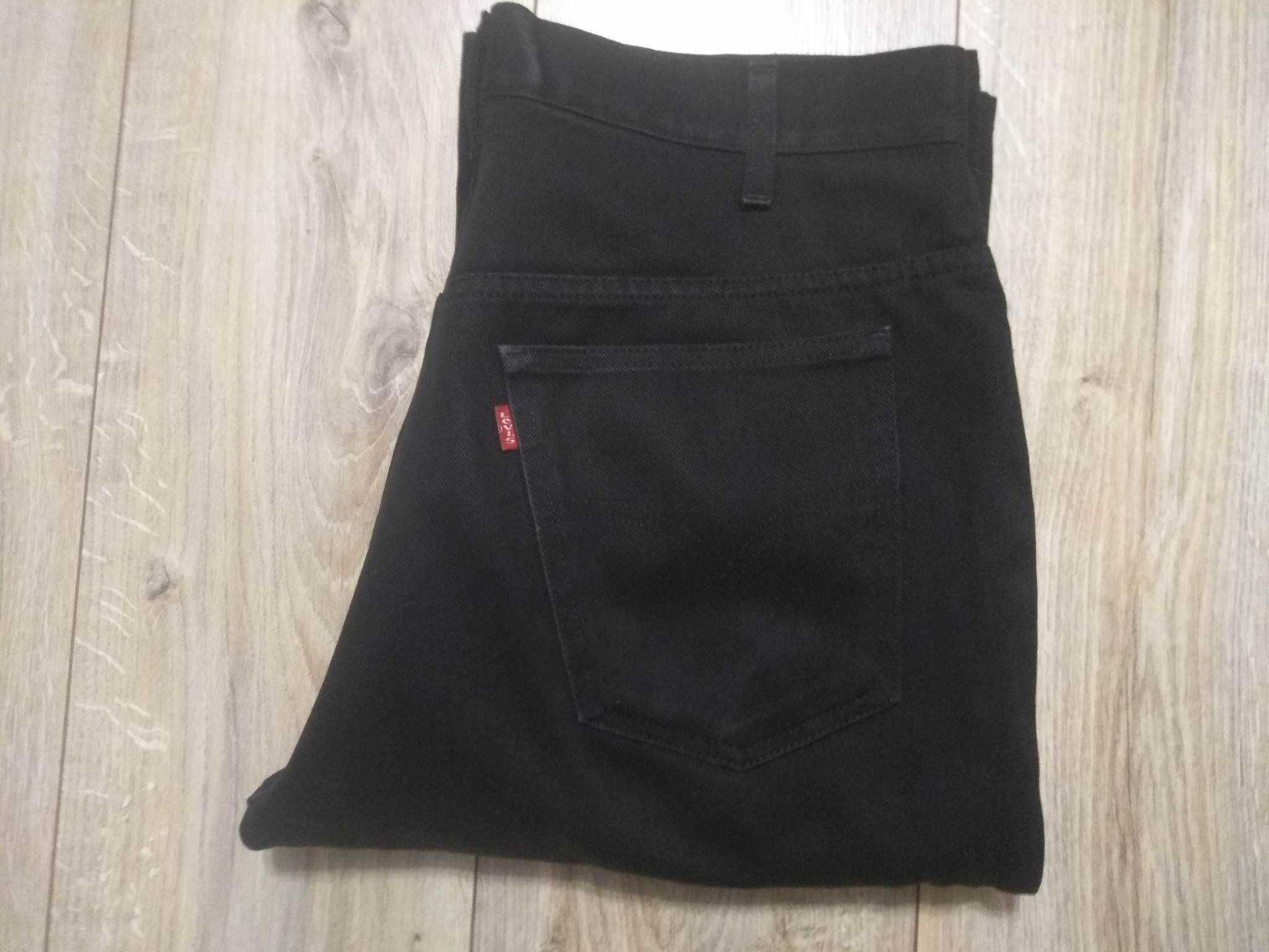 Levis 566 Sta-Prest size W36L32 super czarny kolor prosty fason