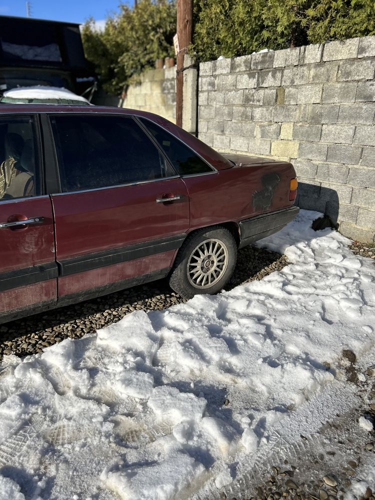 Audi 100 седан