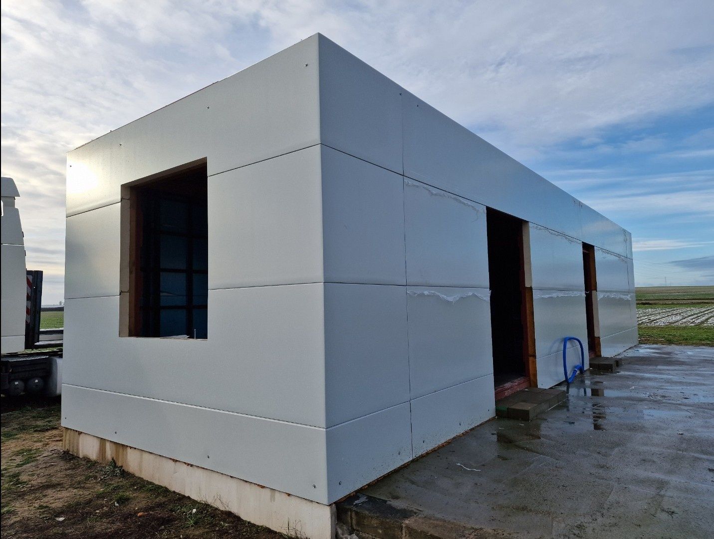 Rama kontenera kontener  14x4 56m2 masywna dom biuro hotel moduł piętr