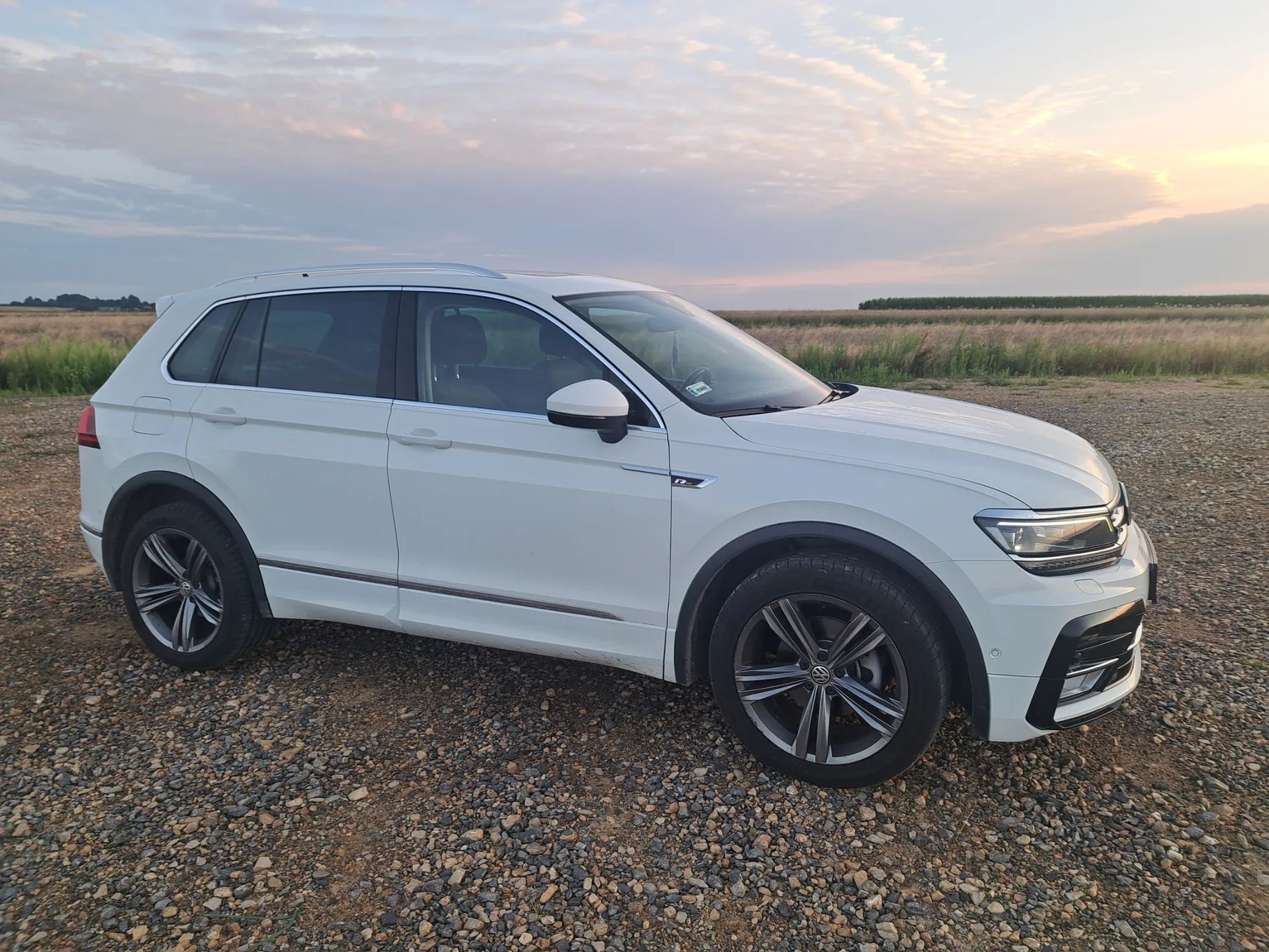 Volkswagen Tiguan 2.0 TDI 150 KM R-Line Oryginalny Lakier Niski Przebieg