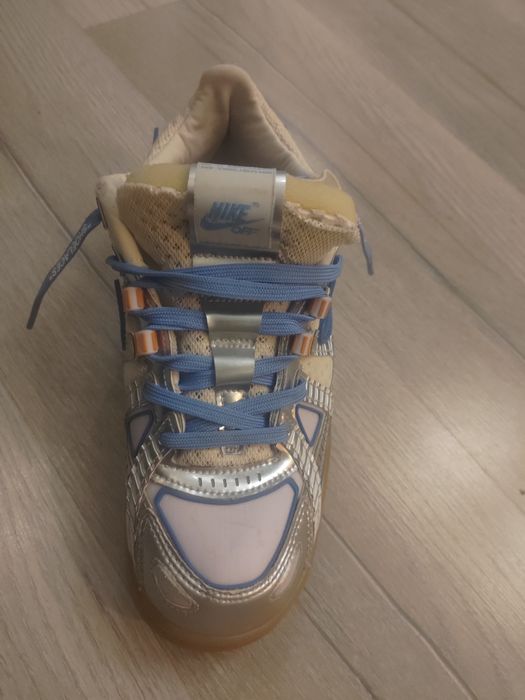 Nike Off white rubber