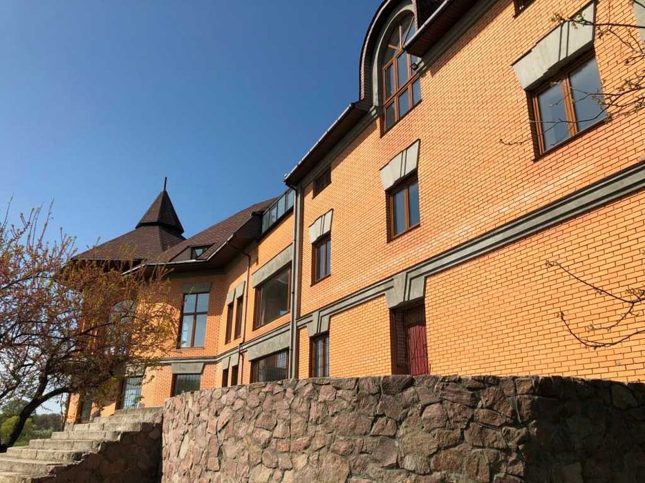 Продажа эксклюзивного дома Киевская обл. с.Пинчуки (1330 кв.м.)