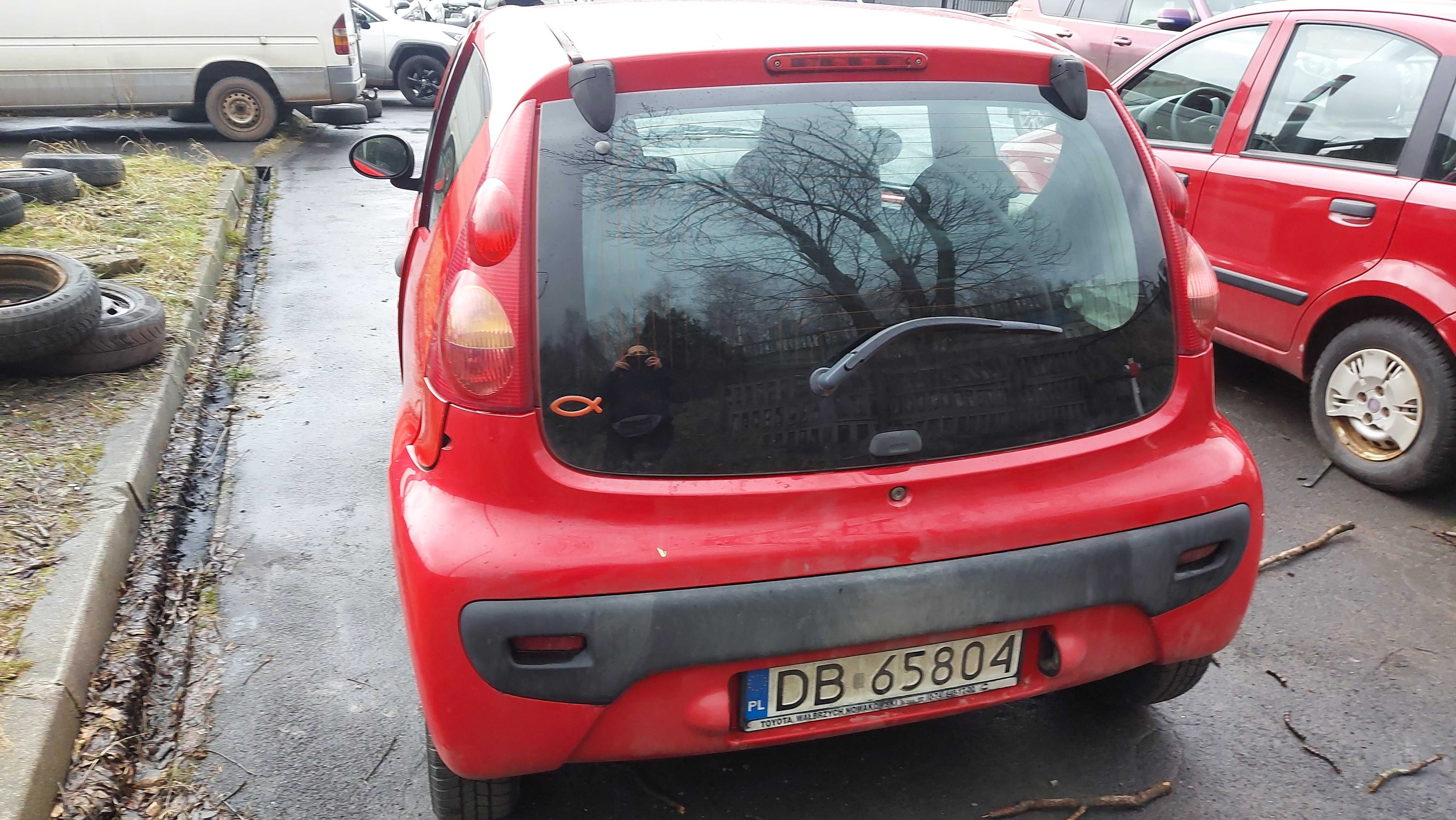 Peugeot 107 KJH błotnik przedni prawy czerwony FV części